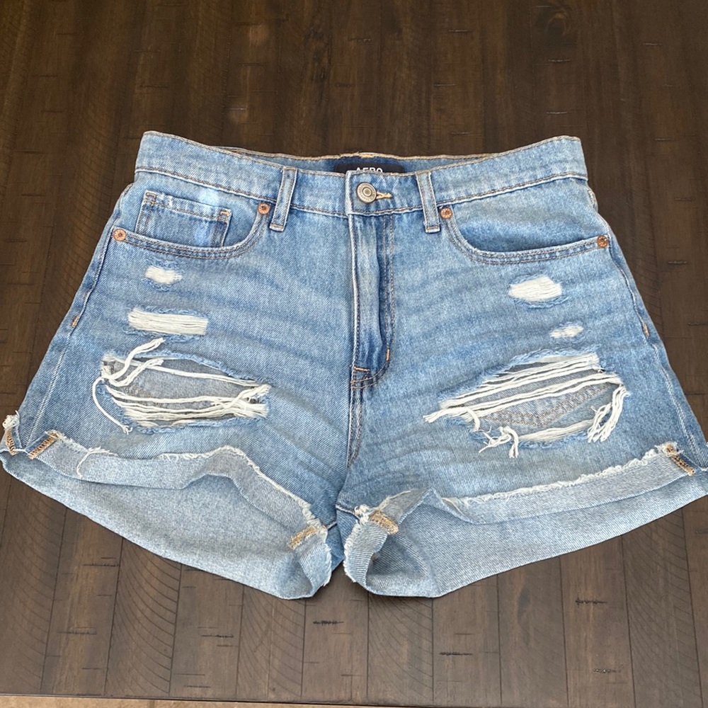 AERO mom shorts